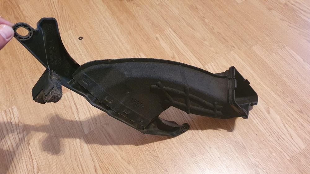 Priza aer tub admisie filtru Range Rover Evoque