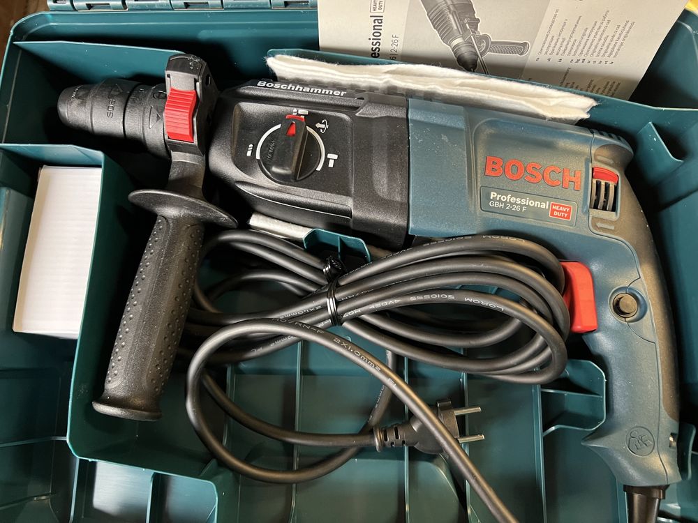 Vând rotopercutor Bosch GBH 2-26F model 2023.