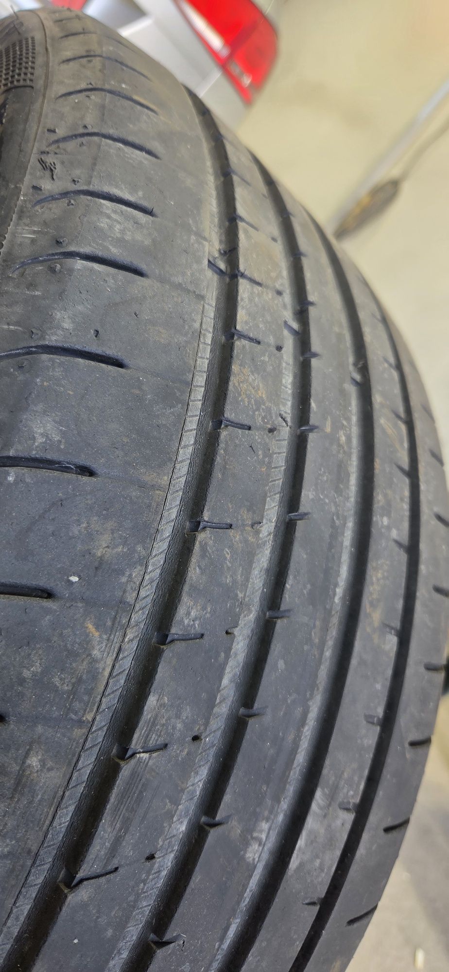 225 35 19 Goodyear
