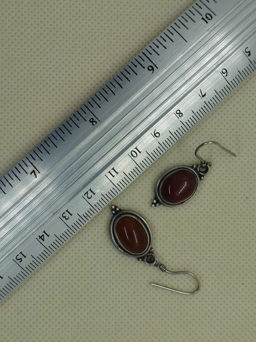 Cercei din argint cu agat roșu (carnelian), pe cârlig