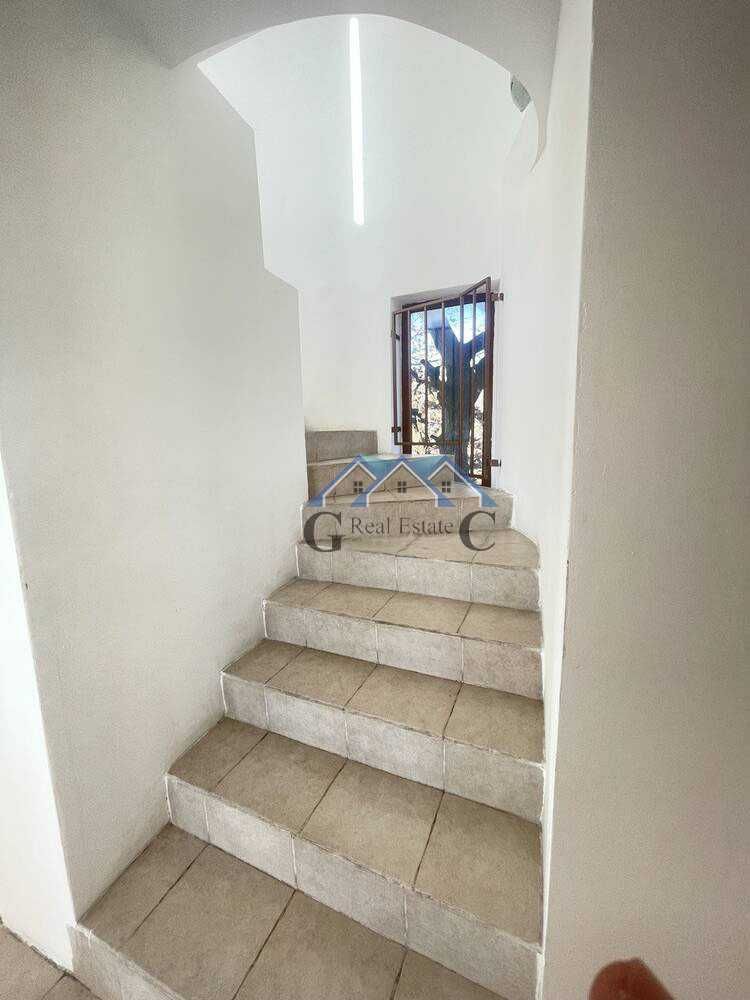 Дава се под наем Къща в Варна, Бриз - 200 кв.м за 1300 € - Снимка #4