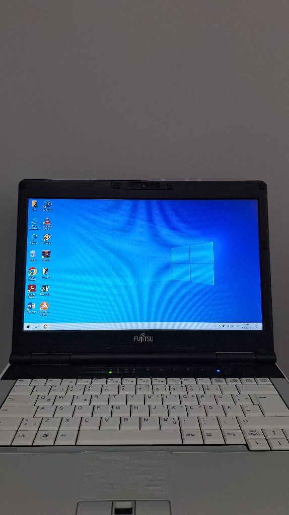 Fujitsu- Lifebook