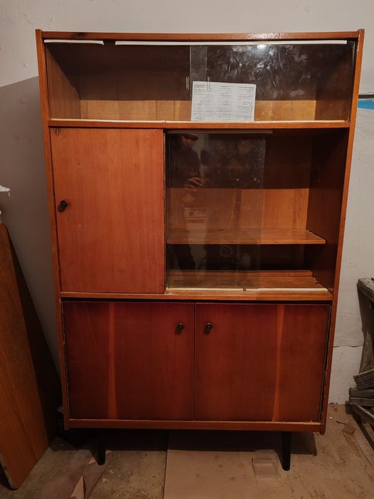 Продам Сервант шкаф