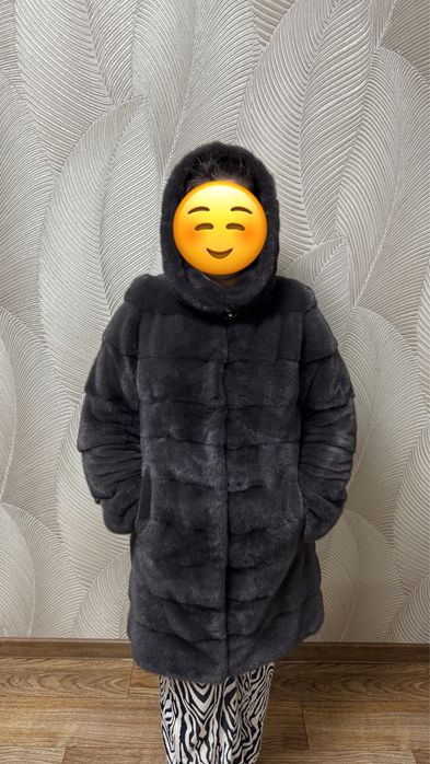 Норковая шуба цвета темный графит