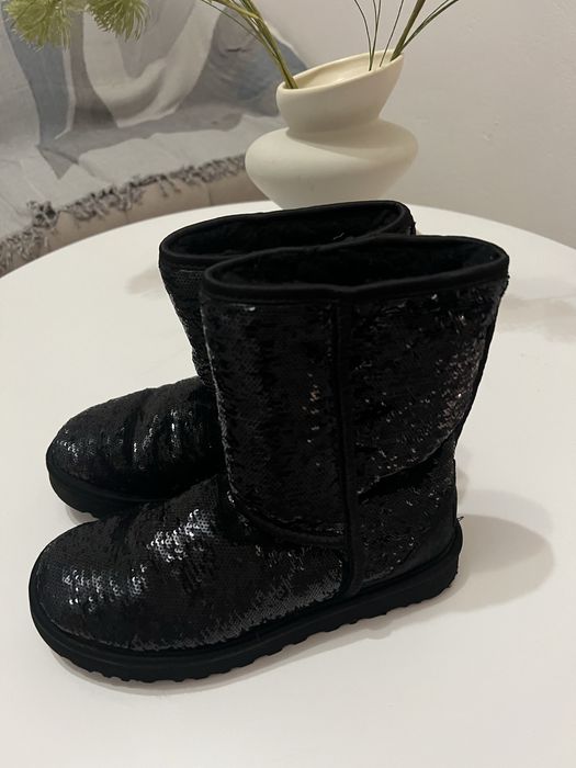 UGG с паети оригинални