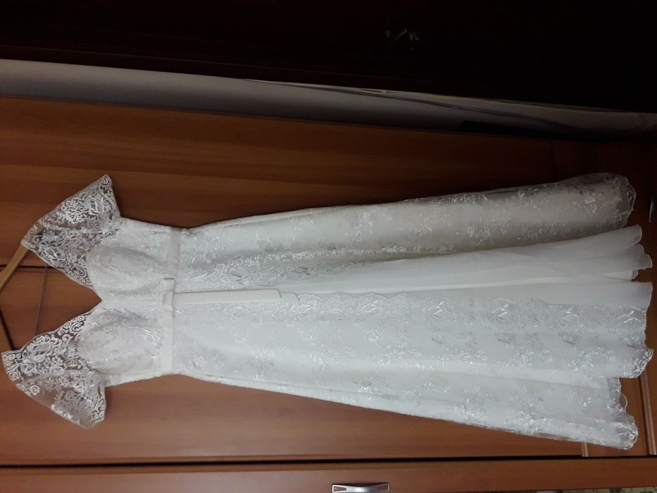 Rochie de mireasa,ofer crinolina si bolero