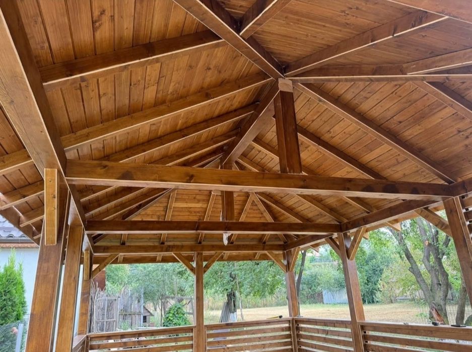 Vând căsuțe foișoare terase de gradina