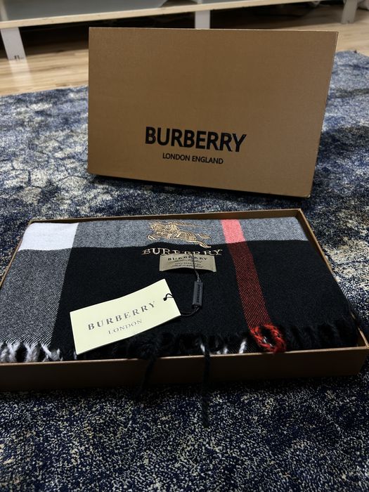 Esarfa Burberry Cașmir