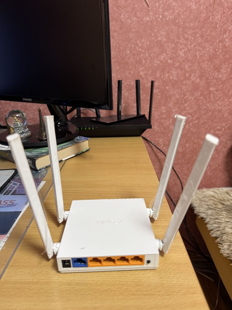 Продам Wi-Fi роутер TP-Link Archer C24