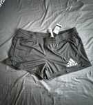 Pantaloni scurți Adidas originali – NOI cu etichetă, mărimi M și L