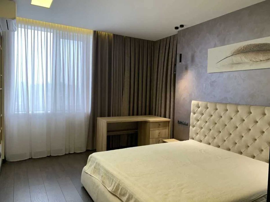 Дава се под наем Двустаен апартамент в София, Център - 64 кв.м за 458.49 € - Снимка #1