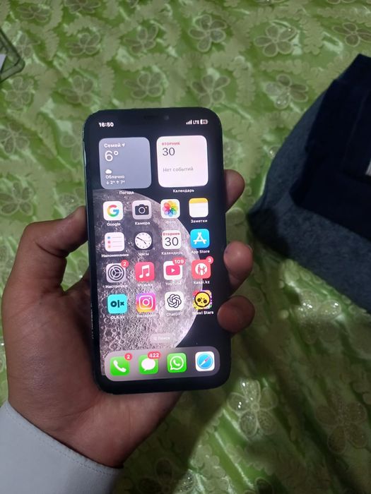 Продаю iphone 12 64гб