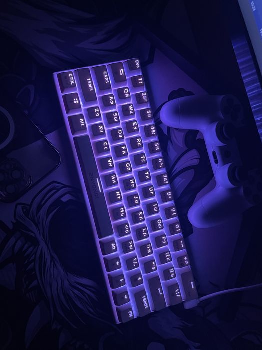 Продам механическую клавиатуру игровую