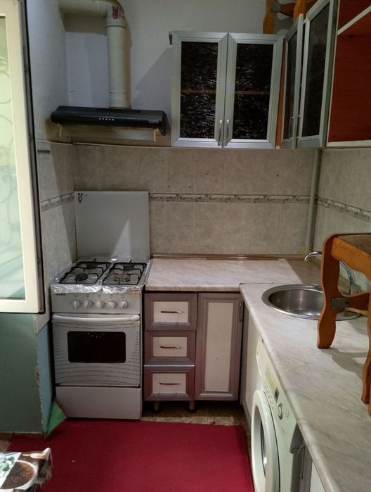 Срочно сотилади 1 ком квартира
