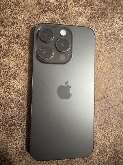 Продавам iPhone 15 Pro, 256 Gb, 89%, идеален