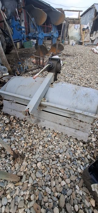 Vând motocultor dizel 12.5 cp + accesorii