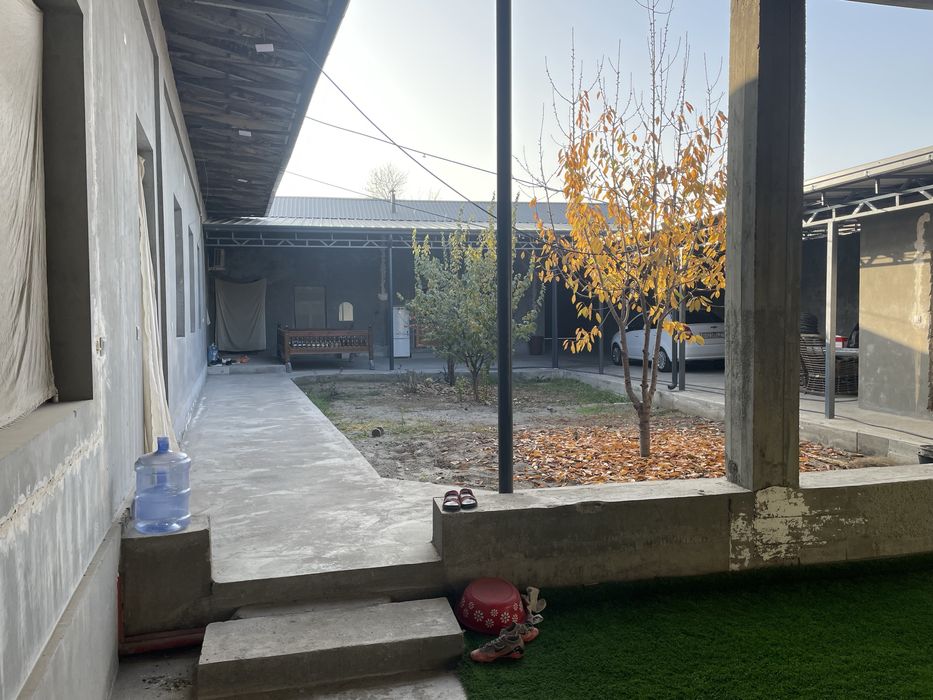 Уй сотилади 5.7 сотик яшнабодда