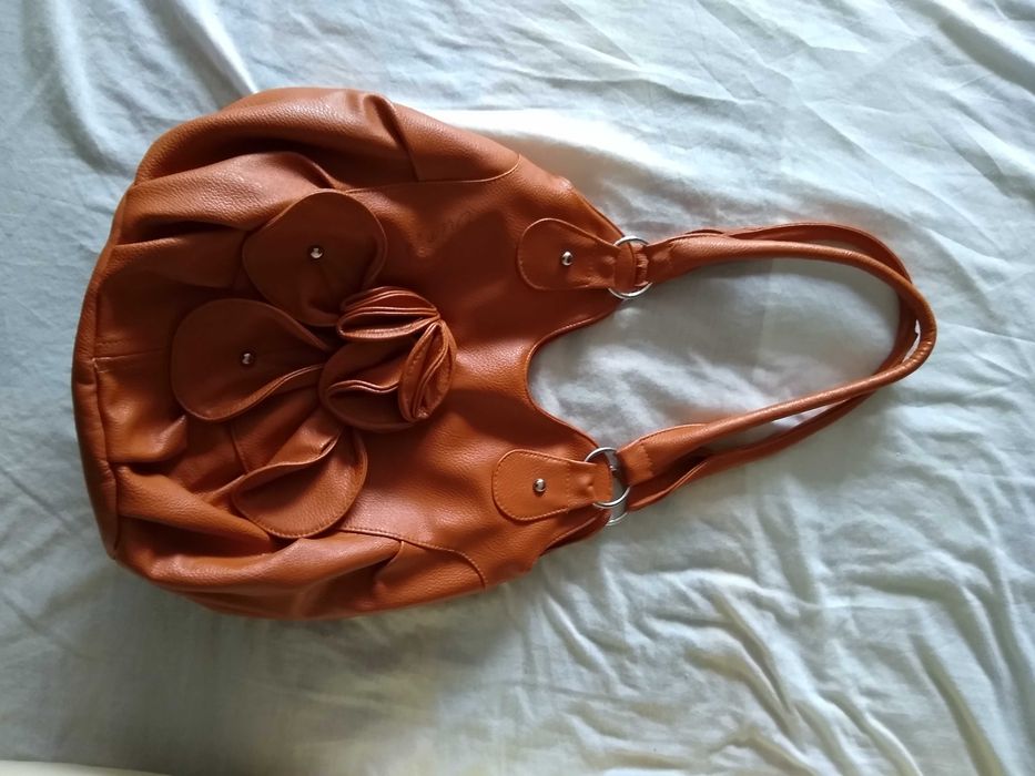 Кожена дамска чанта