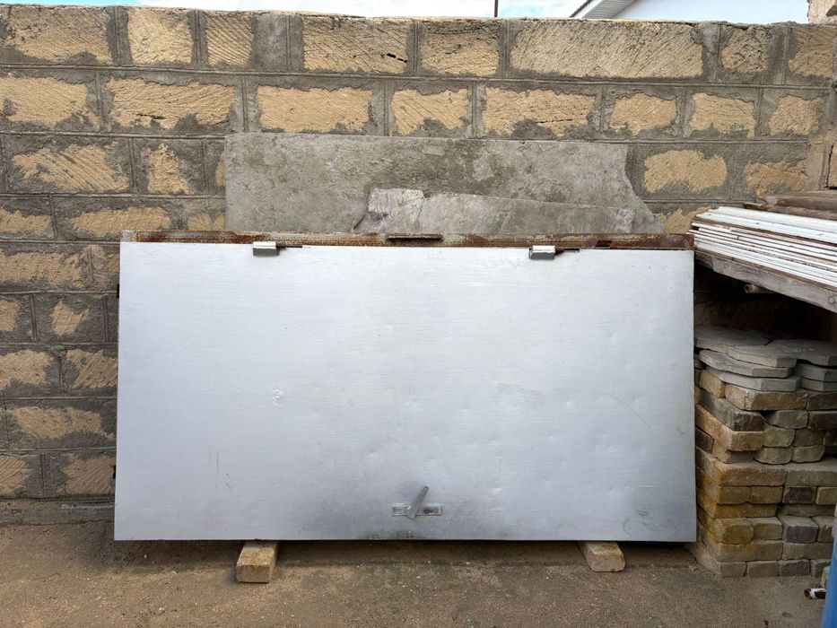 Дверь железная наружная