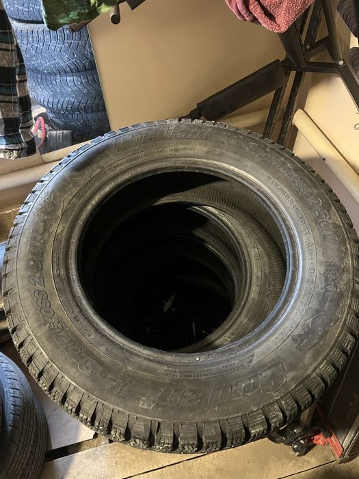 Шины 216/65/16 шипы и липучка