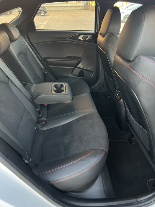 Kia Proceed GT - 204 HP - Deluxe White