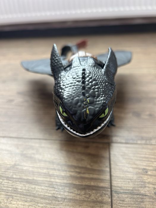 Огнедишащ Беззъб