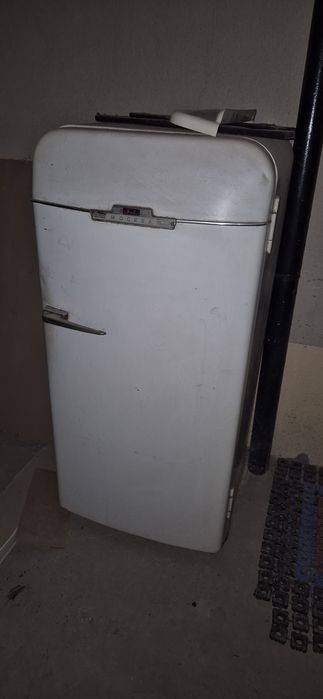 Холодильник Зил Москва в рабочем состоянии