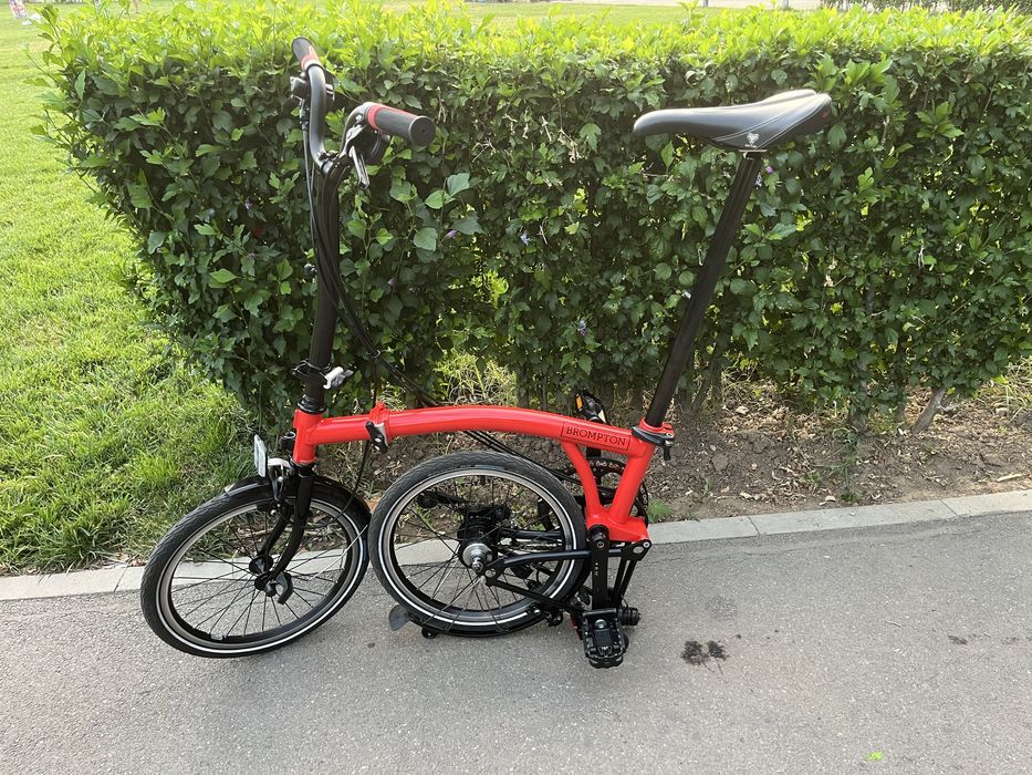 Bicicleta pliabila marca BROMPTON