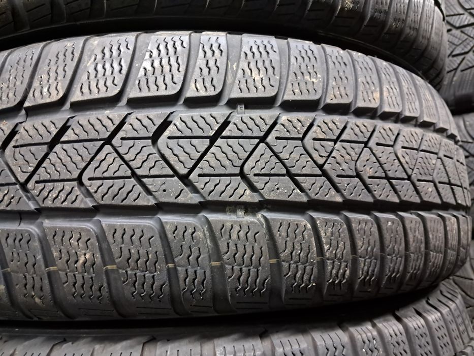 Anvelope second iarna 215 65 R17 Pirelli 2023