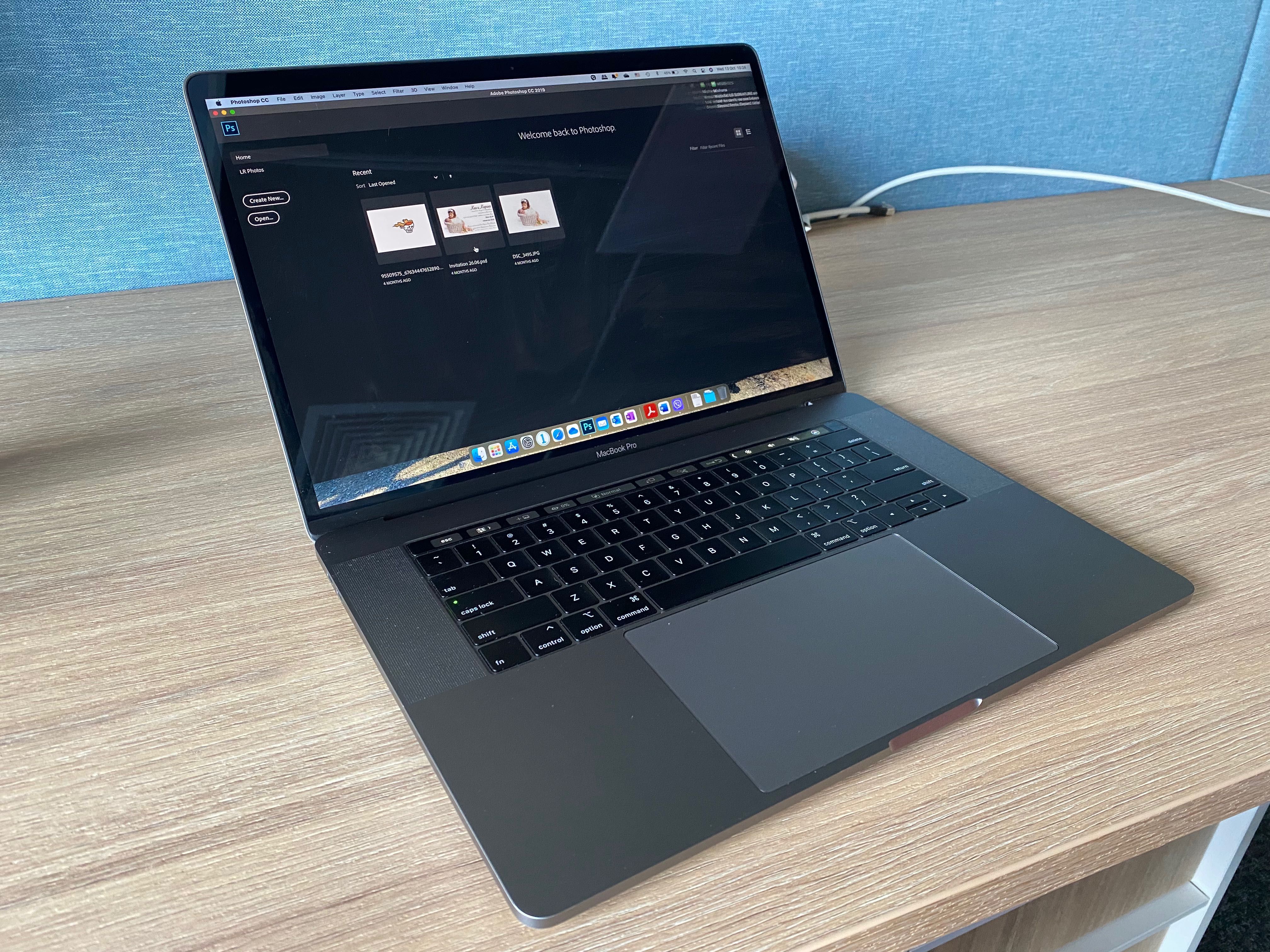 MacBook Pro 15' (2019) i9, Radeon Pro Vega 16, 512SSD