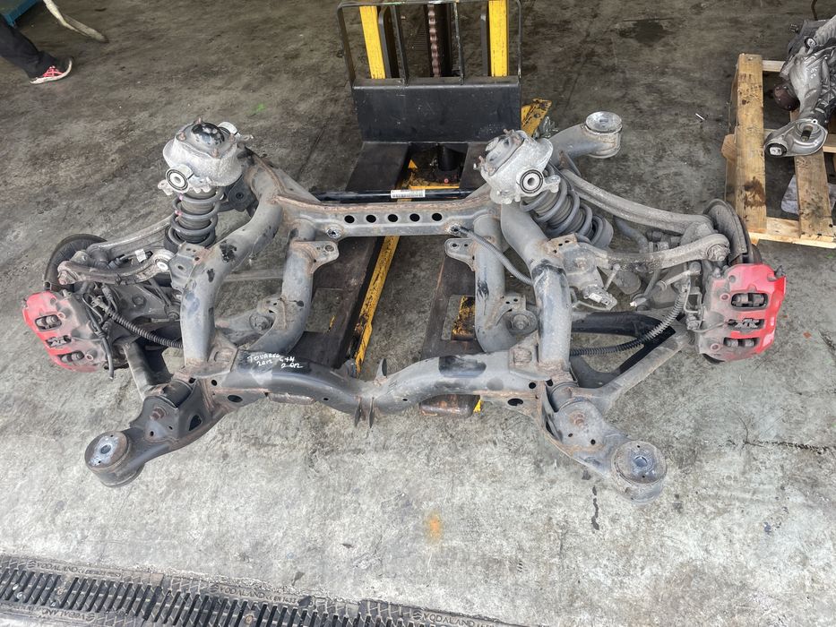 punte spate volkswagen touareg 3.0 motorina 2012