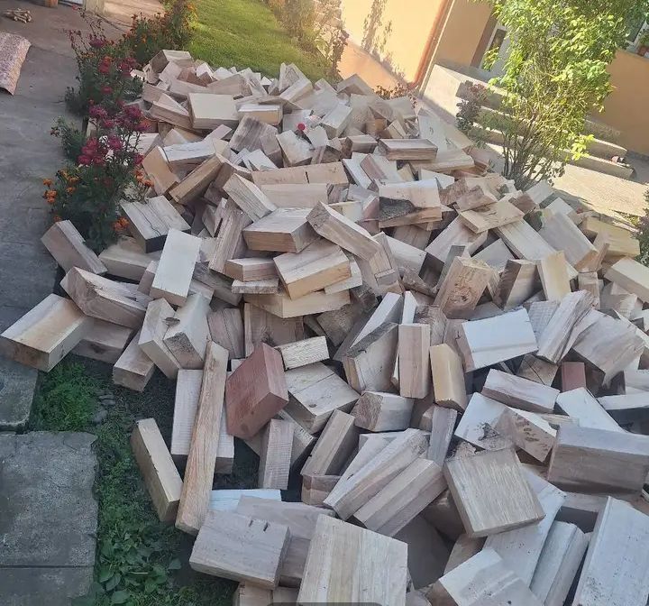 vand lemne de foc esenta tare