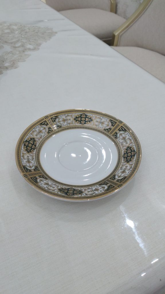 Royal servis idishlar to'plami