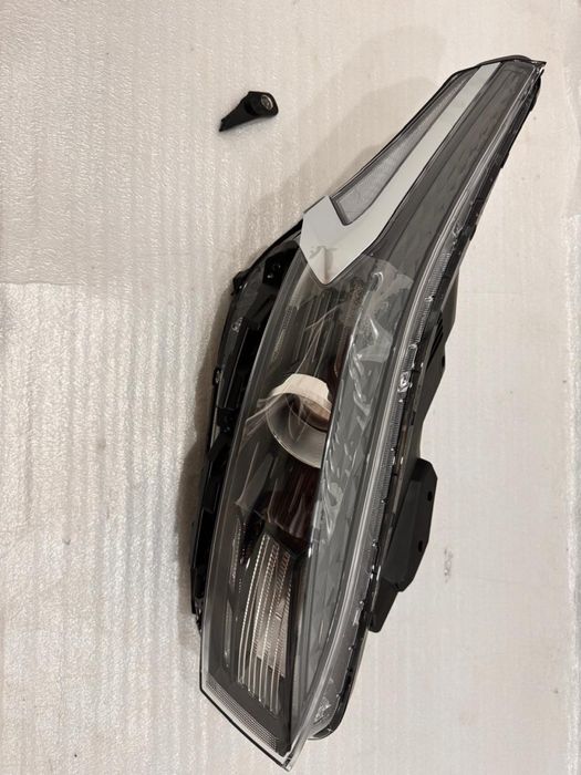 Фара правая Kia Cerato