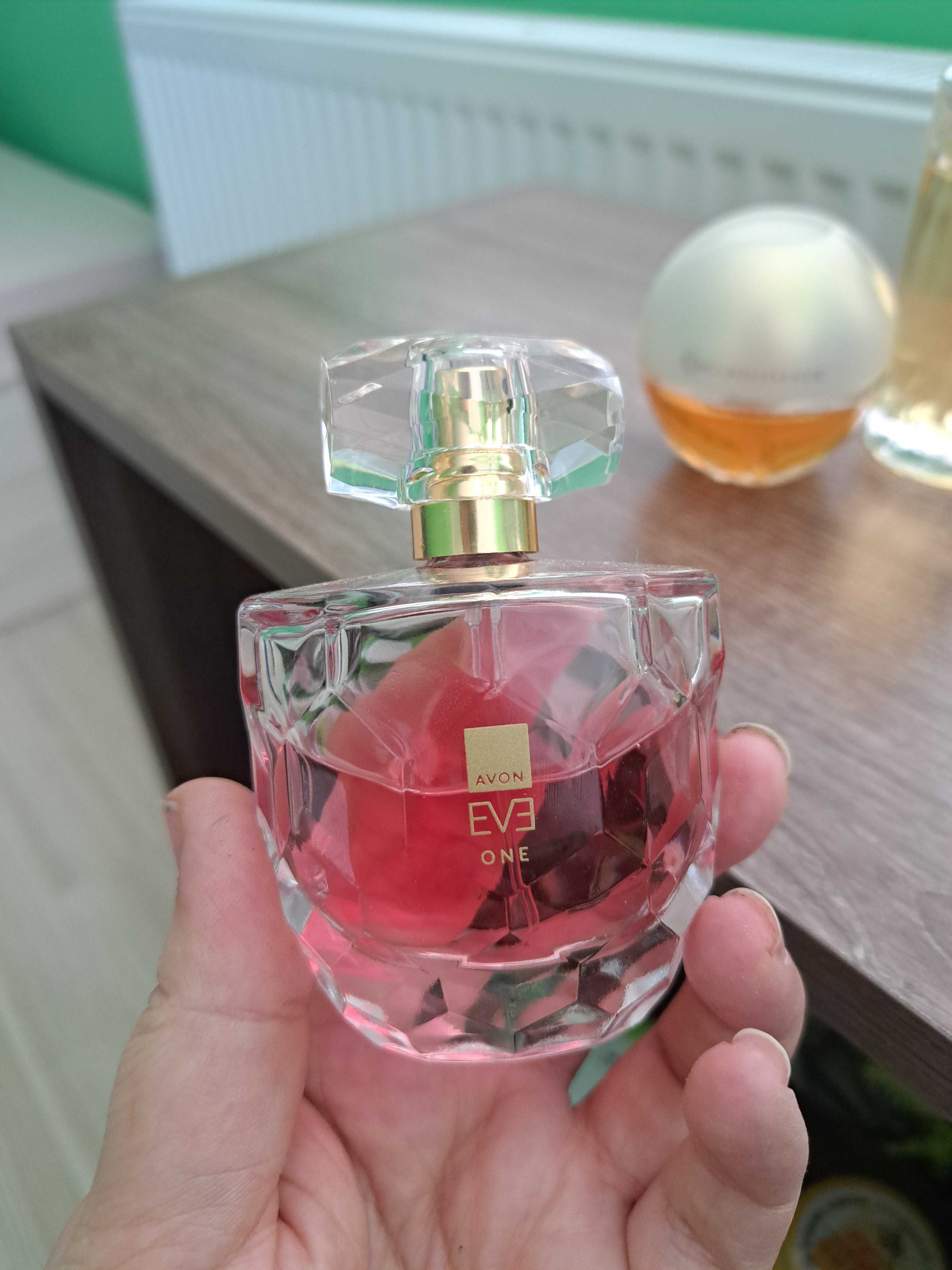 Използвани парфюми от Avon