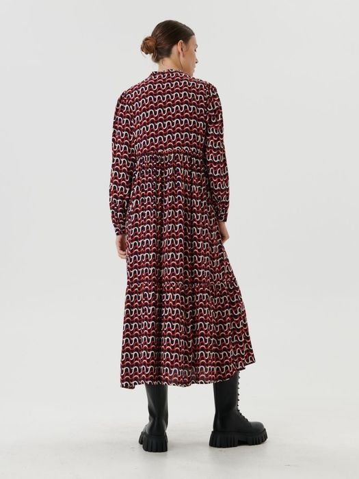 Рокля Sinsay с красиви цветове