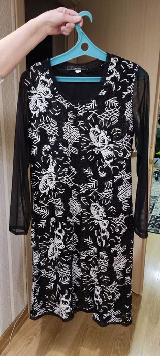 Платье женское в отличном состоянии