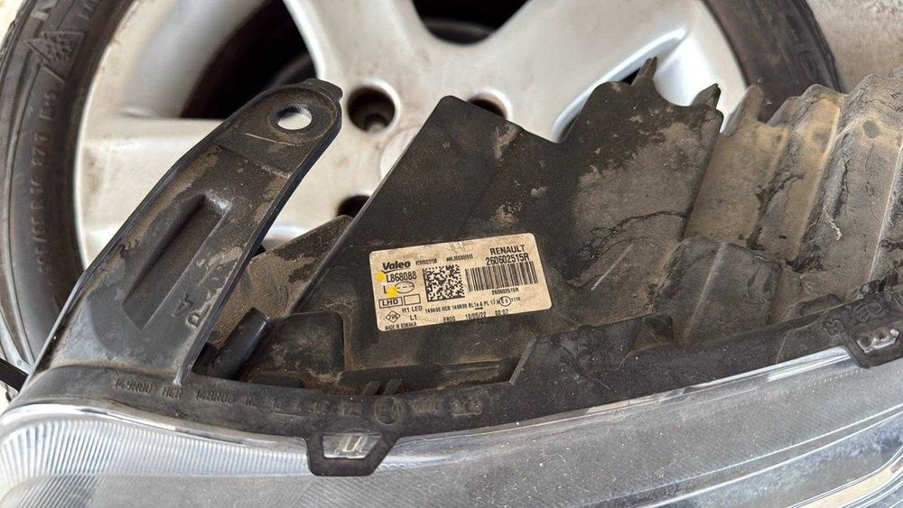 Dacia Duster 2024 два фара