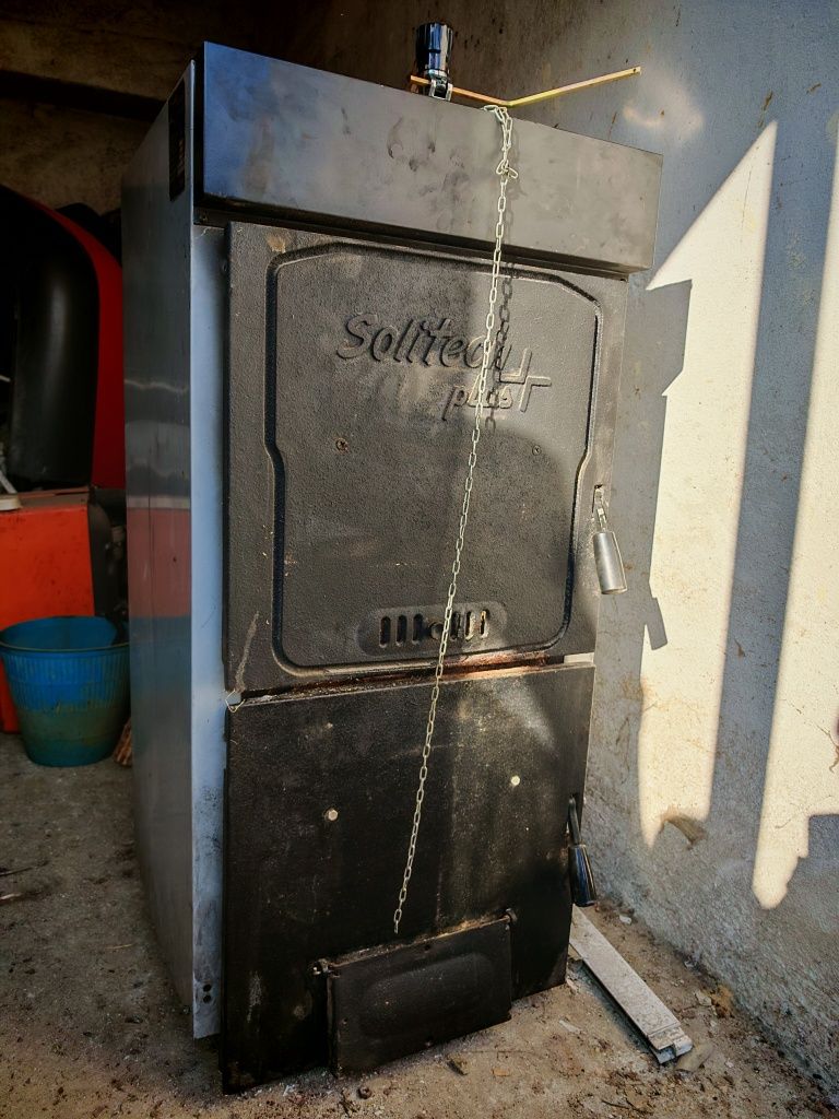 Чугунен котел на твърдо гориво Solitech Plus