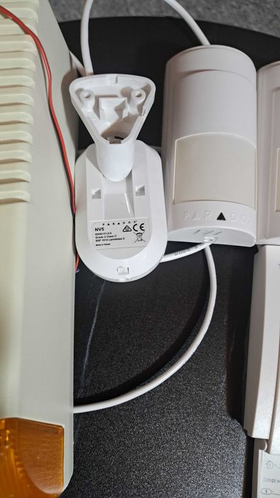 Vând/ schimb sistem alarma Paradox cu modul gsm