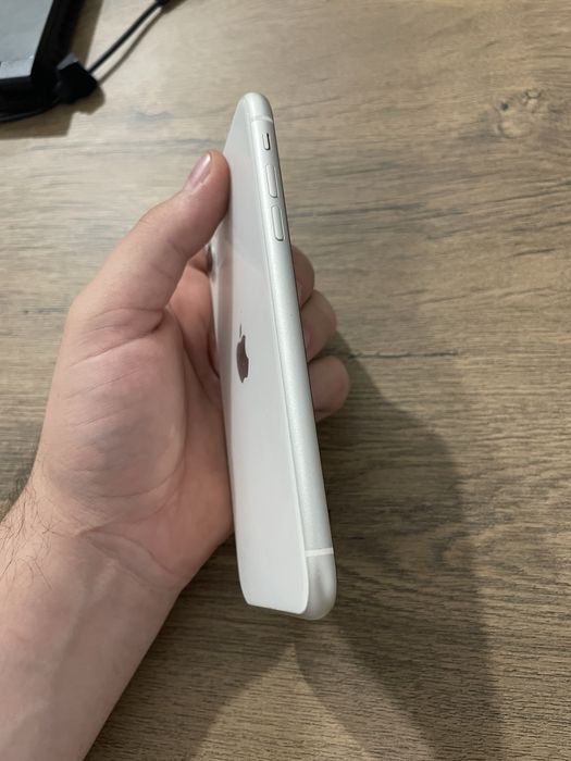 Vand Iphone 11 64 gb