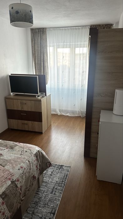 Inchiriez apartament Ramnicu Valcea 3 dormitoare.