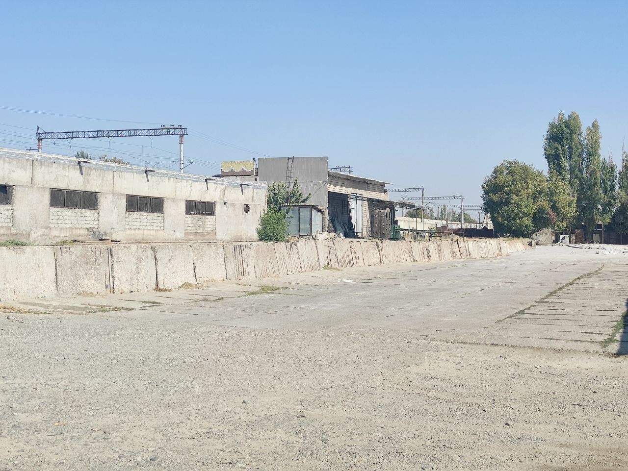 Продаётся база в Дурмене, первая линия, в доль дороги