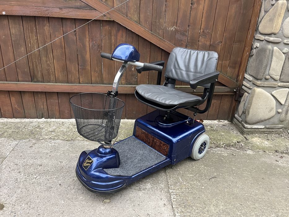 Scuter carut electric pentru persoane handicap batrani BATERII NOI