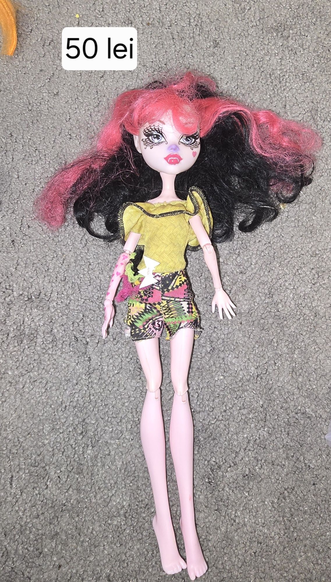 Papusi rainbow high si Monster high
