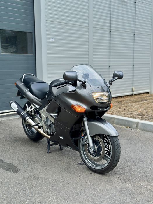 Kawasaki ZZR400 - 9200km