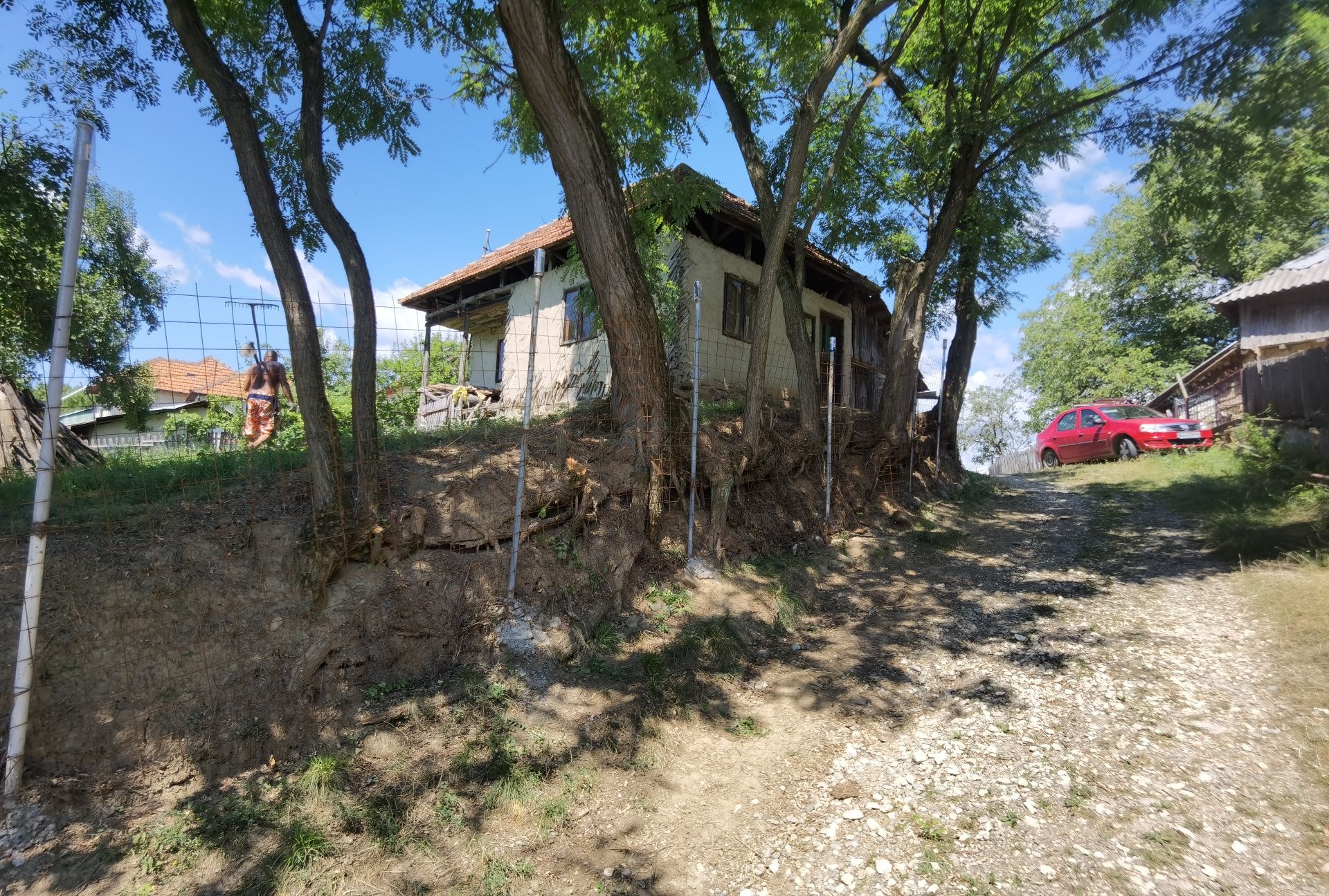 2500 mp - zona Arges, comuna Berevoiesti -sat Otelu