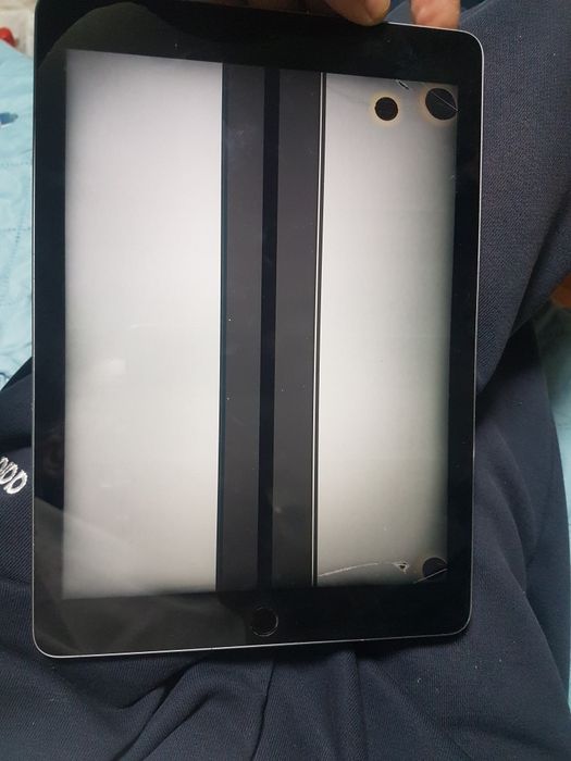 Vând tab din 2018 pentru piese