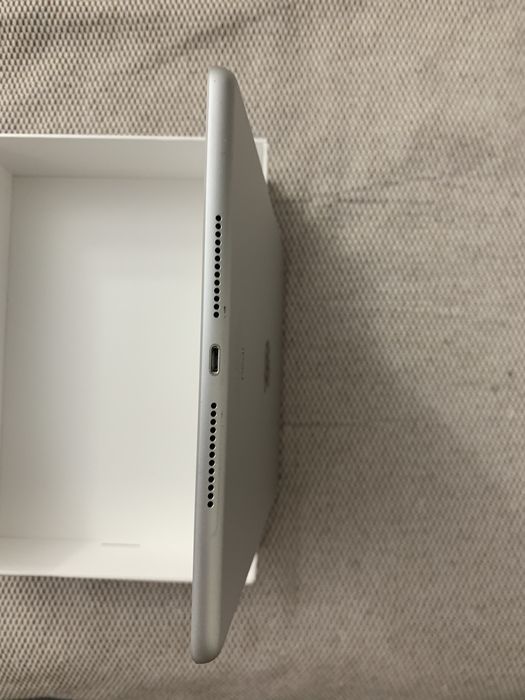 iPad 7th Generation- Wi-Fi, 32 GB - Stare Excelenta - doar Zalau