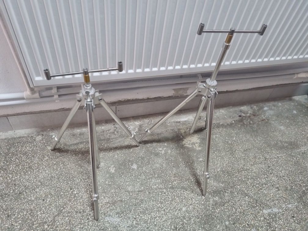 Vând tripod aluminiu